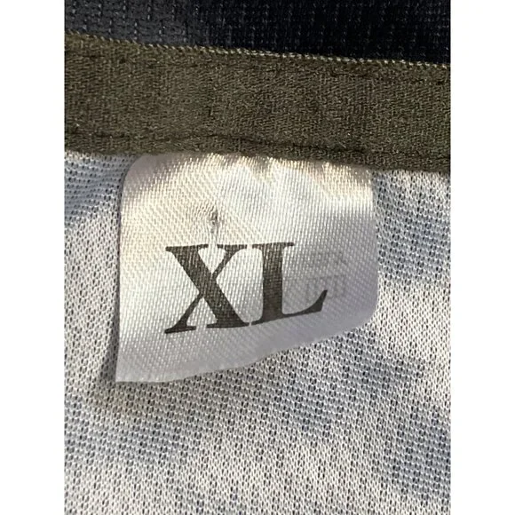 Kiss Cartoon Graphic Tee XL - Picture 4 of 7